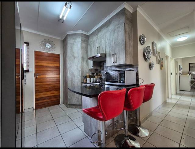 3 BEDROOM HOUSE FOR SALE IN NGWENYA RIVER ESTATE